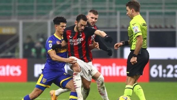 Bangkit dari Kekalahan, Theo Hernandez jadi Pahlawan AC Milan Kontra Parma
