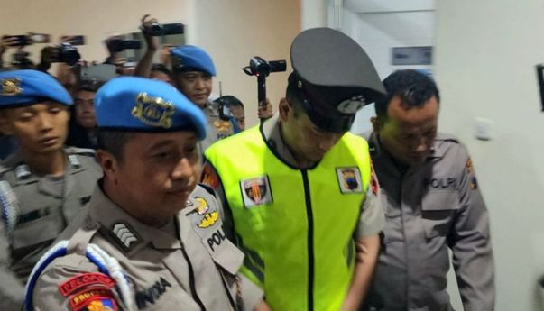 Aipda Robig Zaenudin Polisi Penembak Siswa SMKN 4 Semarang Dipecat
