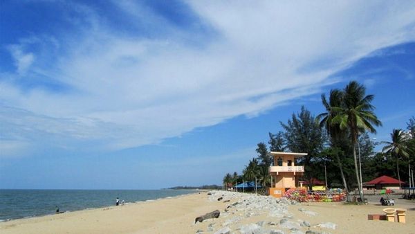 3 Pantai di Kendal yang Cocok untuk Berlibur Bersama Teman atau Keluarga