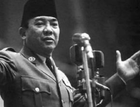 Perintah Pertama Soekarno sebagai Presiden Terkait dengan Penjual Sate dan Selokan Kotor