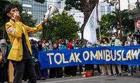 Pekikan ‘Hu’ untuk Jokowi dari Para Demonstran karena Tuding Demo UU Cipta Kerja Dipicu Hoaks