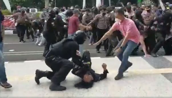 Polisi Langgar Kode Etik, Beginilah Hasil Surveynya