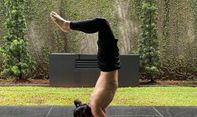 Libur Lebaran, Pemain PSS Arthur Irawan Jaga Kondisi Fisik dengan Yoga