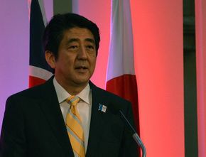 Breaking News! Mantan PM Jepang Shinzo Abe Ditembak Saat Berikan Pidato di Kota Nara