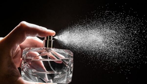 Menguak Mitos Mengenai Memberi Hadiah Parfum Ke Pasangan Merupakan Pertanda Buruk