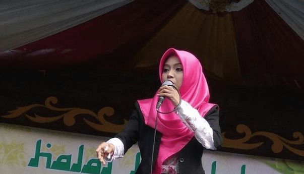 Kisah Ustadzah Mumpuni Ngapak, dari Penjual Jualan Es Lilin hingga Dakwah ke Luar Negeri