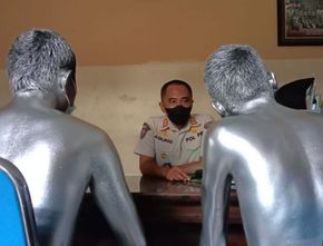Manusia Silver Suka Pamer “Anunya” di Tulungagung, Kini Ditangkap oleh Satpol PP