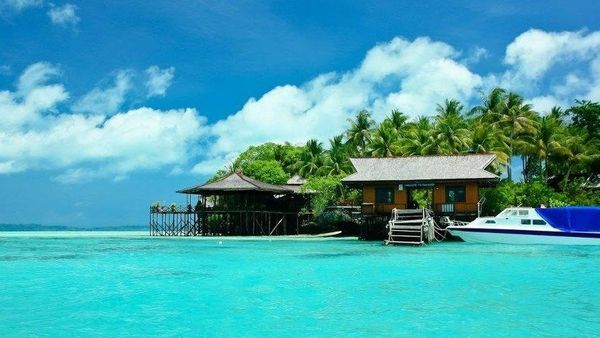 Kepulauan Derawan, Wisata Bahari Lengkap Kelas Dunia