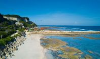Luar Biasa! Inilah Keindahan Tersembunyi Pantai Melasti di Ungasan Bali