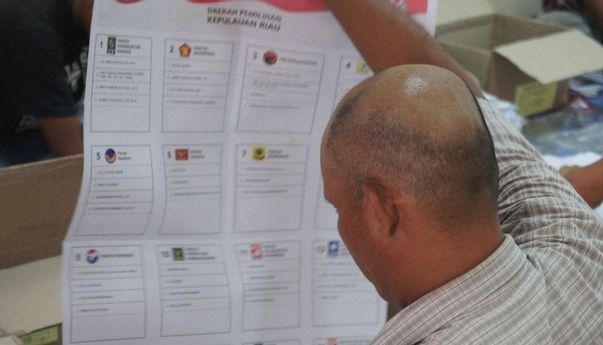 KPU Bakal Instruksikan KPUD Keluarkan SK Hari Libur Saat Pilkada 2024 Ilustrasi surat suara pemilu (Dok. Antara)