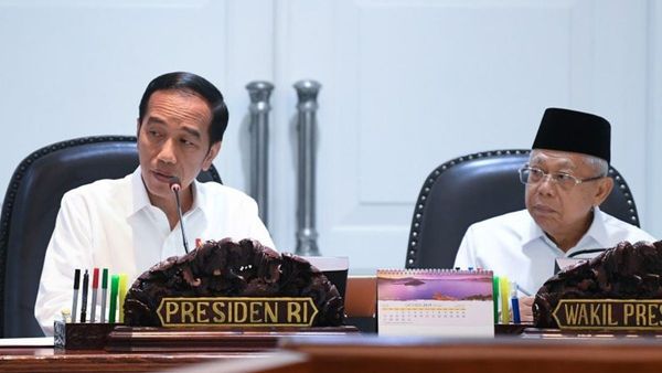 Carut Marut Koalisi Jokowi di Tengah Isu Reshuffle Kabinet Rabu Pon