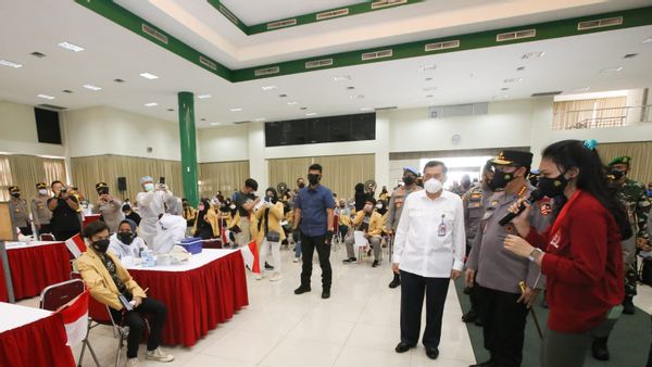 Gelar Vaksinasi Bareng BEM Nusantara dan BEM SI, Kapolri: Terima Kasih Sudah Mau Jadi Relawan