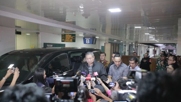 Teddy Gusnaidi: Buzzer Artinya Pendengung Maka SBY Adalah Buzzer