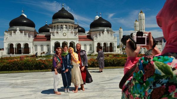 Harus Diingat, Aturan Khusus saat Liburan ke Aceh