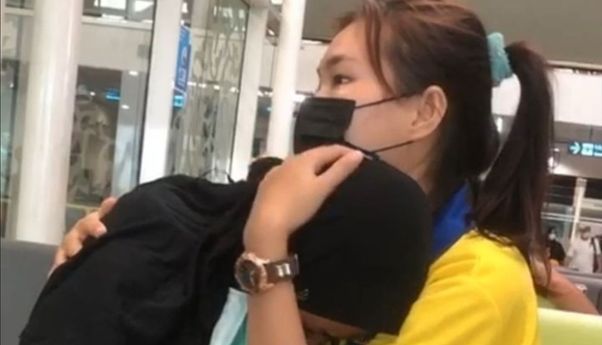 Viral Remaja Menangis di Bandara Jambi, Batal Berangkat Bertemu Teman Mabar di Jakarta