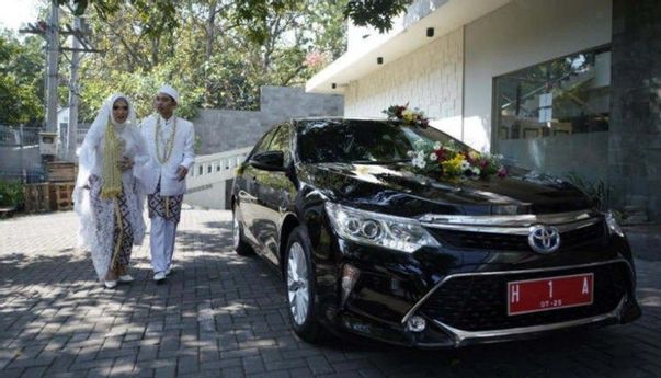 Berita Jateng: Mobil Dinas Wali Kota Semarang Digunakan untuk Pernikahan Warga, Mempelai Senang dan Bangga