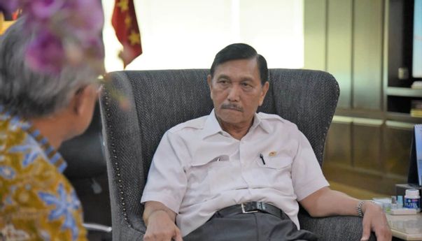 Seruan Luhut Jelang Nataru 2021: Terus Waspada Agar Tak Ada Pembatasan Ketat Lagi!