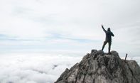 Mengenal Puncak Carstensz, Gunung Tertinggi di Indonesia dengan Salju Abadi