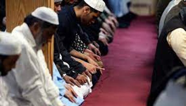 MUI Bolehkan Shalat Berjamaah Tanpa Menggunakan Masker