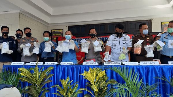 Berita Terkini: Polda Jateng Musnahkan 8,1 Kilogram Sabu dan Ribuan Butir Pil Ekstasi