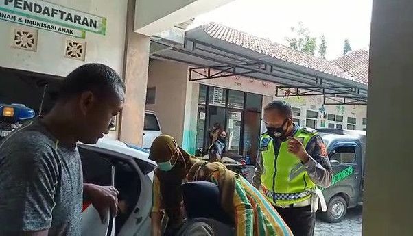Siti yang Mau Mudik Alami Kontraksi Hebat di Bus, Minta Turun di Terminal dan Dievakuasi Pak Polisi