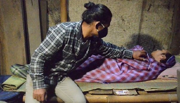 Berita Jateng: Suroto, Pria yang Hanya Bisa Tiduran Selama 10 Tahun, Menangis…..