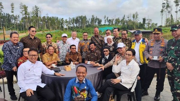 Bahlil Ungkap Isi Pertemuan dengan Jokowi dan JK sebelum Airlangga Mundur