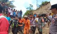 Tim SAR Akhirnya Bersahil Menemukan Korban Terakhir Tanah Longsor di Agam Sumatera Barat