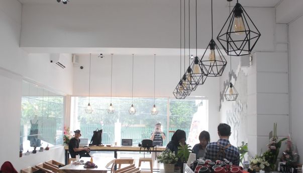 Menikmati Secangkir Kopi Racikan Barista Profesional Hayati Coffee Jogja