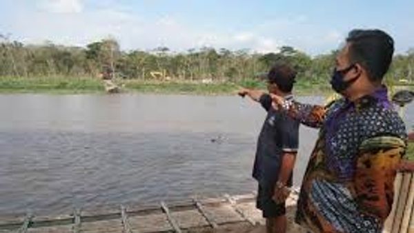 Berita Terbaru di Jogja : Jembatan Bambu di Sungai Progo Ambrol Diterjang Banjir