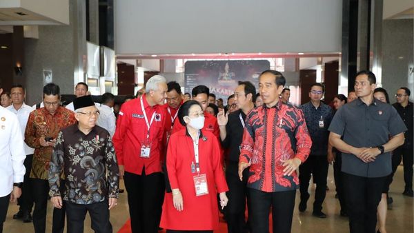 Hasto: Jokowi dan Keluarga Sudah Tidak Lagi Jadi Bagian PDIP