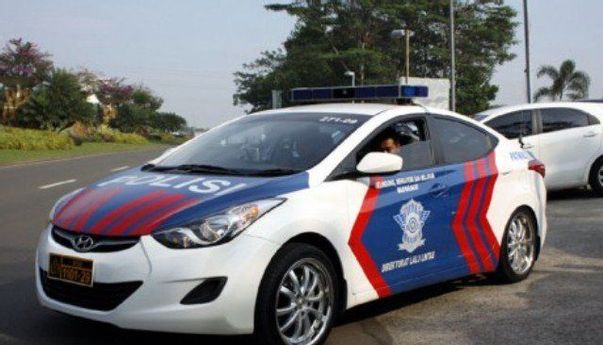 Terbukti Bersalah! Divisi Propam Copot Polantas yang Ajak Pacar Kencan Pakai Mobil PJR