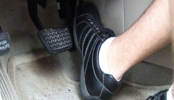 3 Penyebab Rem Mobil Terlalu Dalam dan Solusinya