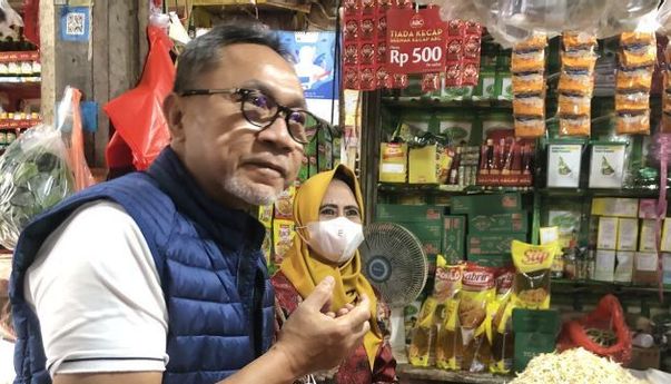 Klaim Berhasil Turunkan Harga Minyak Goreng, Zulhas: Yang Curah di Mana-Mana Rata-rata Rp13 ribu-Rp13,5 Ribu