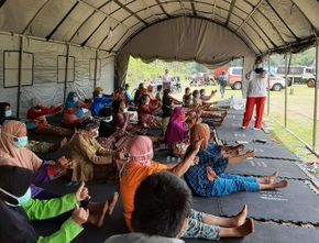 Menginspirasi! Pengungsi Gunung Merapi di Cangkringan Dapat Pelatihan Keterampilan