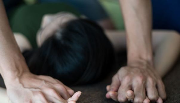 Berita Terkini: ABG di Surabaya Setubuhi Adik Kandung yang Masih Berusia 13 Tahun hingga Melahirkan