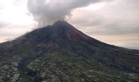 Kembali Erupsi, Gunung Merapi Luncurkan Awan Panas Sejauh 1,5 Km
