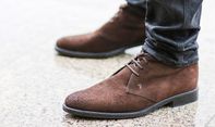 Cara Semir Sepatu Kulit Suede yang Benar