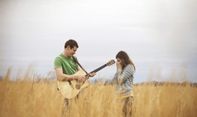 Rekomendasi 5 Daftar Lagu Duet Romantis Cocok Buat Dinyanyikan Bareng Kekasih