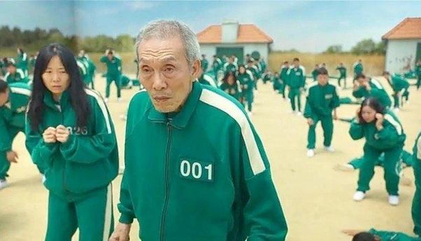 Aktor  Senior O Yeong-su Raih Piala Golden Globe Award 2022 Berkat Squid Game