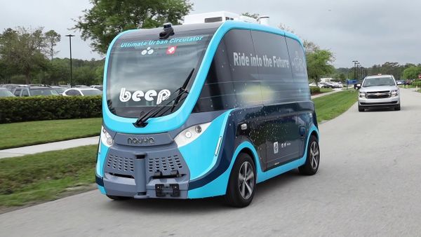 Canggih dan Modern, Bus Mini Otonom Tanpa Pengemudi Bantu Tes Virus Corona