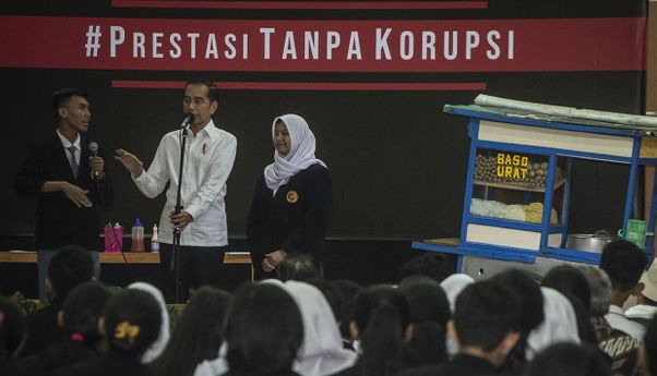 Drama Antikorupsi, 3 Menteri Jokowi Berperan di Depan Jokowi