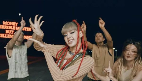 Rambut Kepang di Video Musik 'Money' Dikecam, Lisa BLACKPINK Minta Maaf