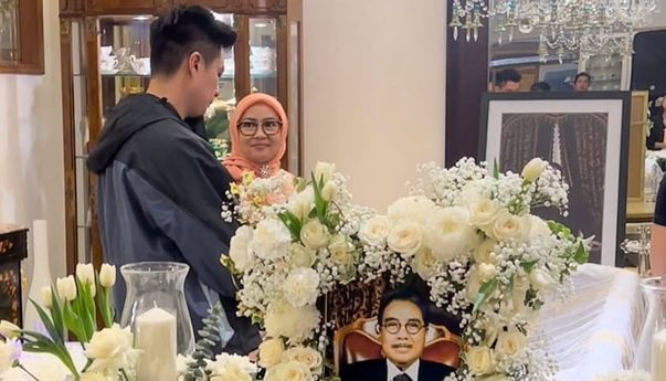Baim Wong Datangi Rumah Duka Hotma Sitompul, Sampaikan Belasungkawa