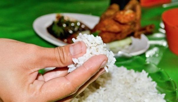 Viral! Tak Pesan Nasi di Warung Makan, Pengunjung Ini Kena Biaya Service Rp50 Ribu