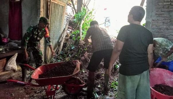 Longsor di Purworejo: Belasan Rumah Rusak, 1 Warga Menjadi korban