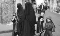Jangan Salah! Tak Hanya Islam, Jilbab Kaum Yahudi Juga Tak Kalah Syar’i