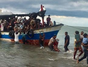 Berita Terkini: Nelayan dan Warga Aceh Utara Selamatkan Imigran Rohingya, Ketua DPRA Berikan Apresiasi