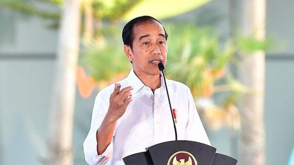 Jokowi Teken PP terkait Kesehatan, Warga Kini Dilarang Jualan Rokok Eceran