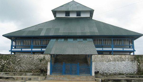 Heboh! Masjid Agung Wolio Punya Lubang Misterius Menuju Tanah Suci?